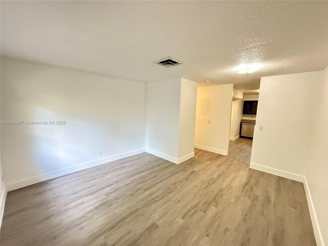 Building Photo - 1406 Arpeika St