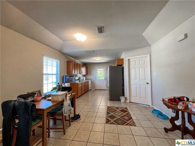 Building Photo - 337 S Water Ln