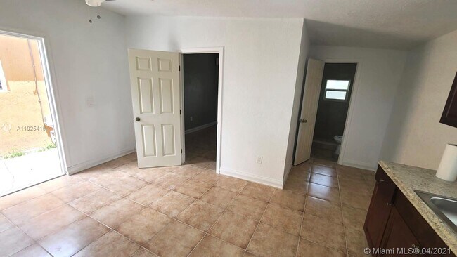 Foto del edificio - 5214 Wiley St