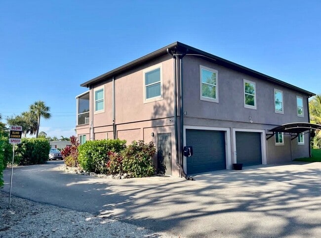 Building Photo - 5593 Briarcliff Rd