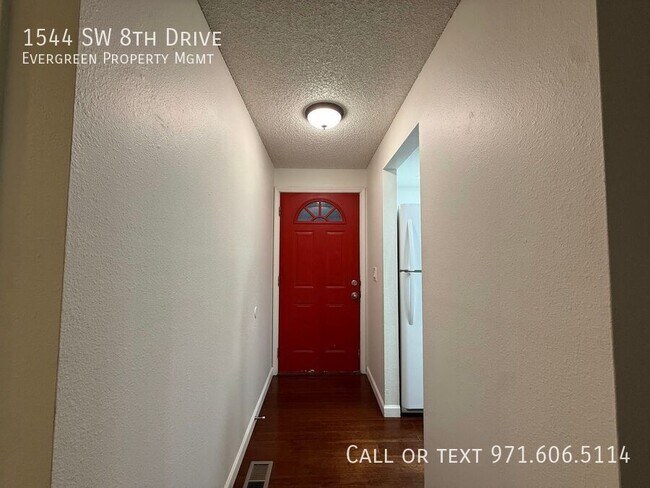 Foto del edificio - 1544 SW 8th Dr