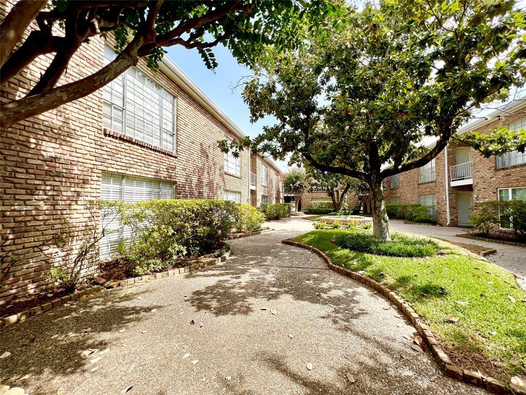 2121 Fountain View Dr Unit 87, Houston, TX 77057 Condo for Rent in