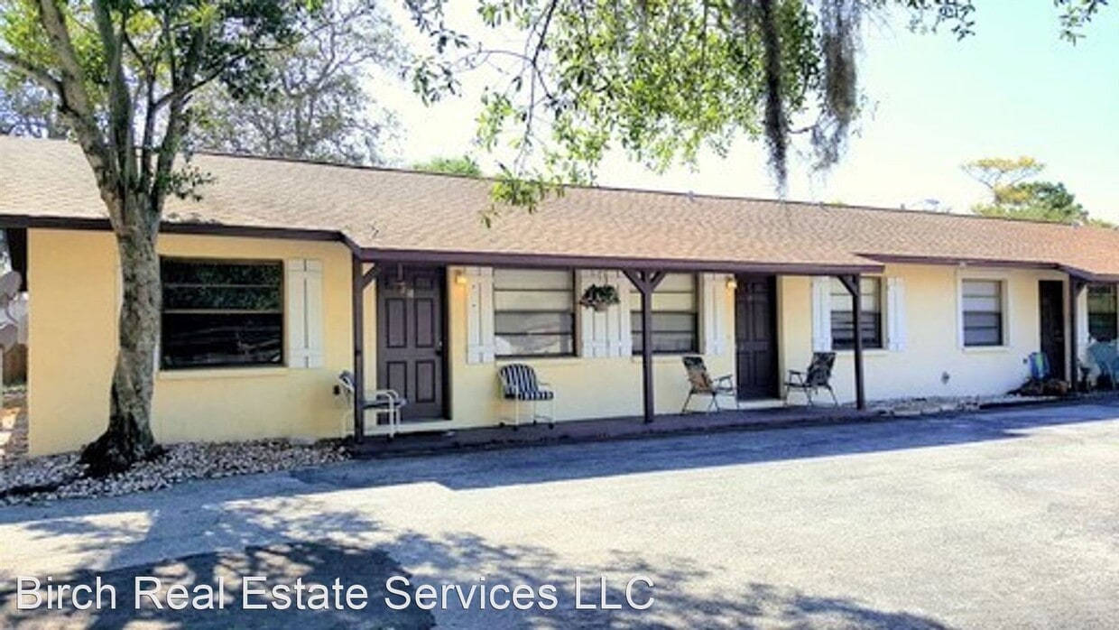 1020 E Lemon St, Tarpon Springs, FL 34689 Room for Rent in Tarpon