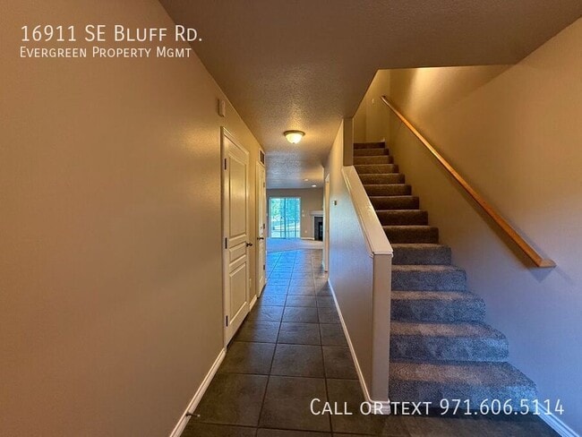 Building Photo - 16911 SE Bluff Rd