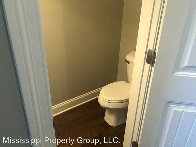 Building Photo - 4 br, 4.5 bath House - 408 Walker Circle