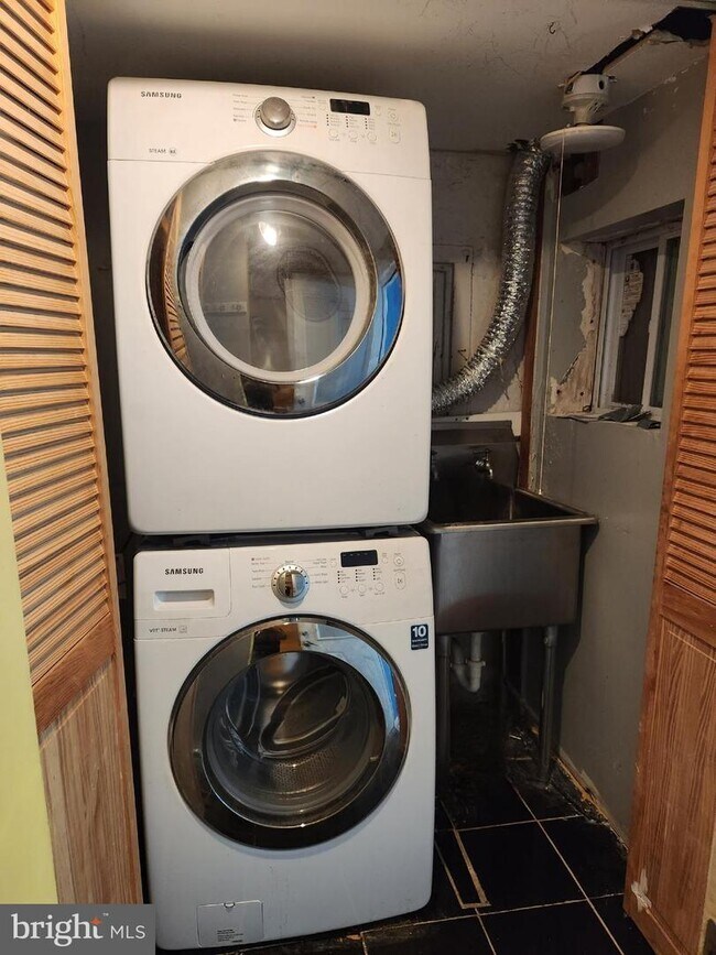 Foto del edificio - 991 Trinity Ln