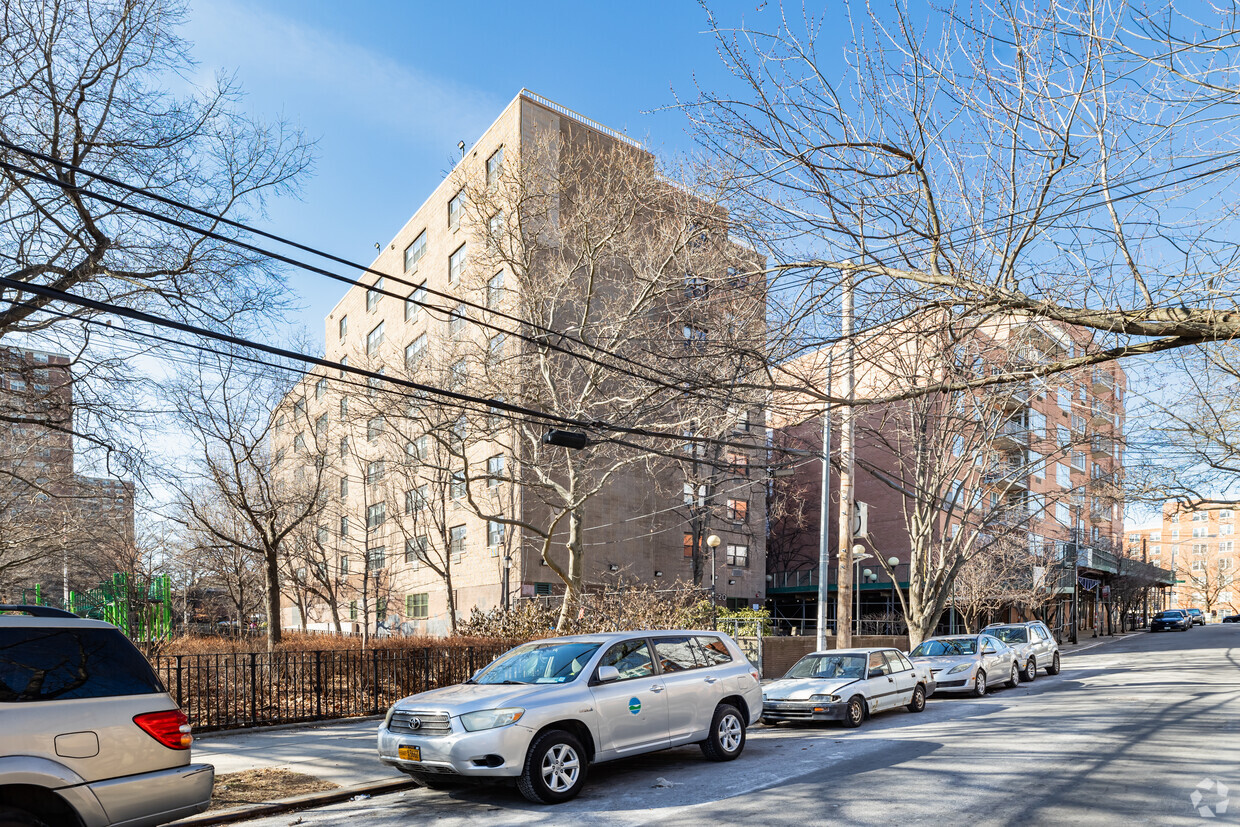 Building Photo - Sunnywood Apartments