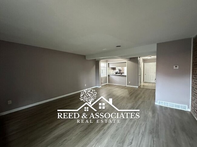 Building Photo - 2 Bedroom in Colonial - Yorkshire