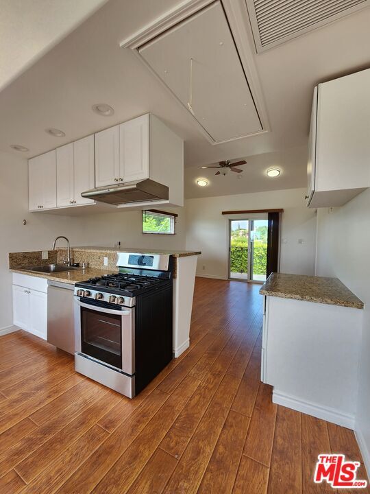 Building Photo - 17118 Oak View Dr