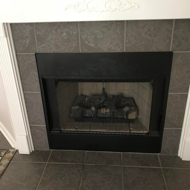 Building Photo - 728 Riva Ridge Dr