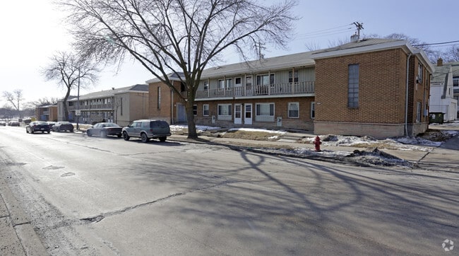 Building Photo - 5525 N Teutonia Ave