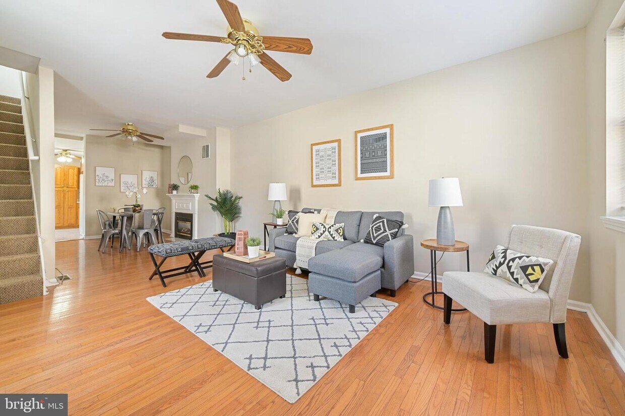 Foto principal - 223 E Cross St