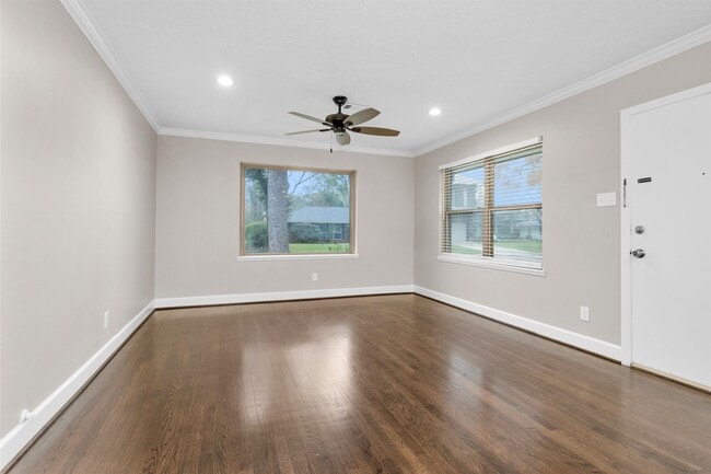 Building Photo - 2316 Poinciana Dr