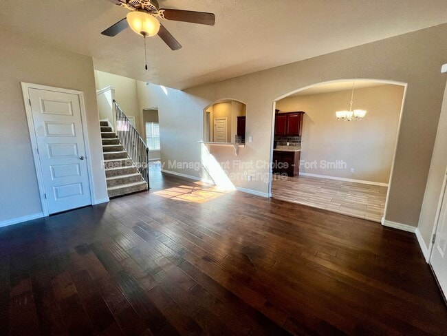 Building Photo - 615 Ridge Point Dr