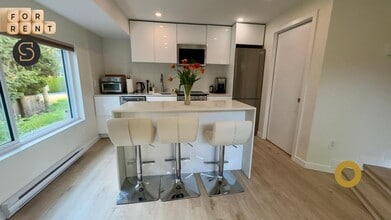 Building Photo - 3889 Dalkeith Dr