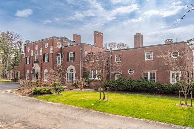 Foto del edificio - 393 Oyster Bay Road