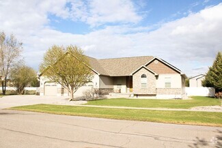Building Photo - 561 Twisted Willow