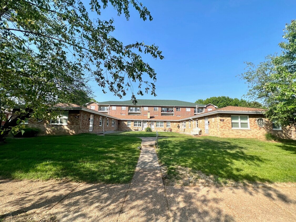 7022 Jamieson Ave Unit B, Saint Louis, MO 63109 Apartments in Saint