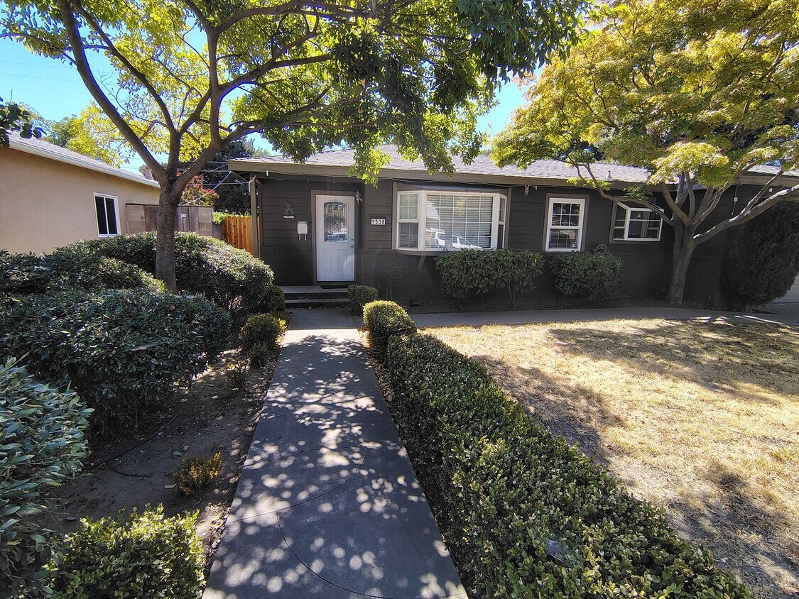 Foto principal - 1538 Maplewood Dr