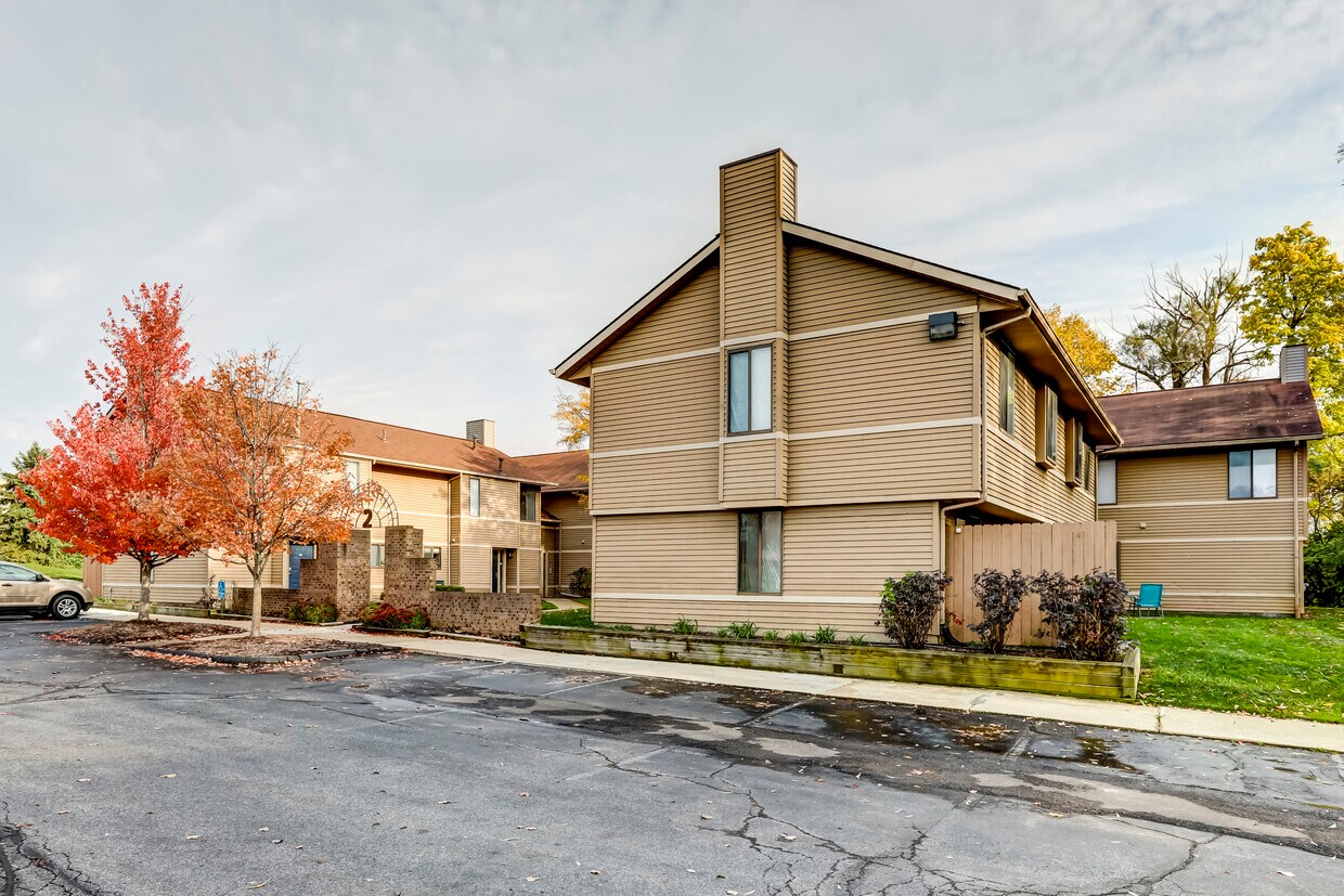 Primary Photo - 200 Briarcrest Dr