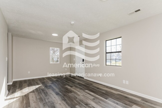 Foto del edificio - 1851 Norwood Ave