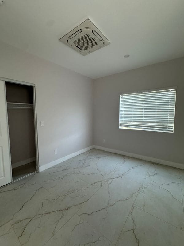 Foto del edificio - 3323 W 133rd St