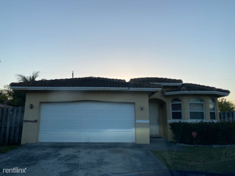 Primary Photo - 3 br, 2 bath House - 29 AVE