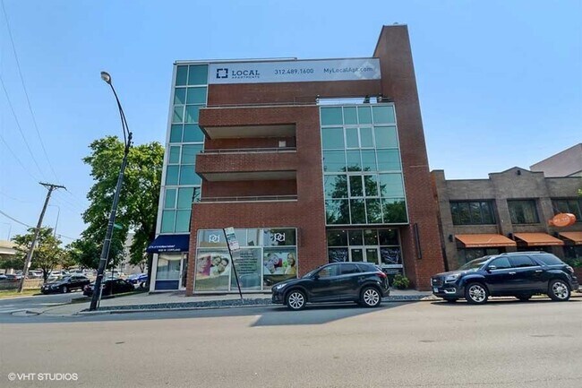 Building Photo - 1635 W Cortland St