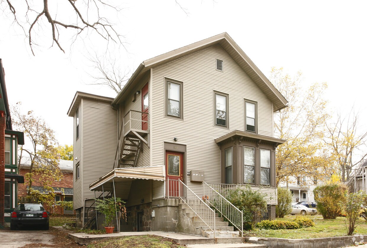 Primary Photo - 502 N State St