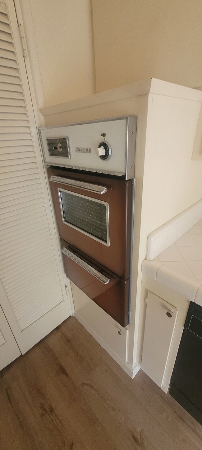 Foto del edificio - 8934 Wonderland Ave