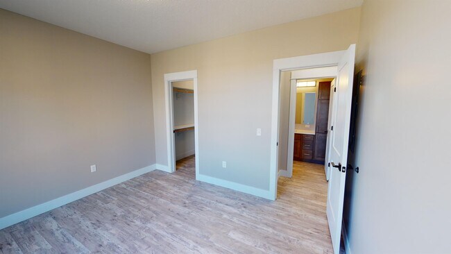 Foto del edificio - 2110 Normal St