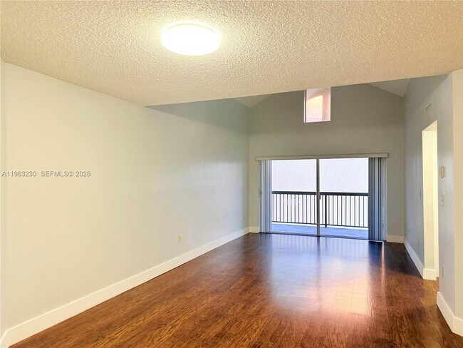 Foto del edificio - 6280 NW 186th St