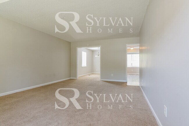 Building Photo - Updated 3 bedroom home in Biringham!
