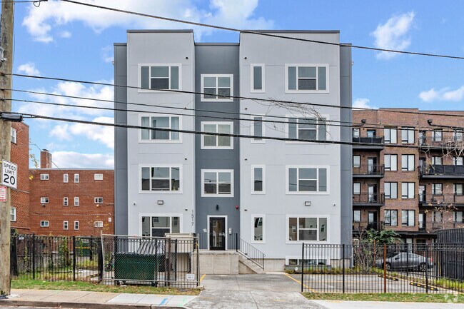 1517 Young Street SE - 1517 Young St SE