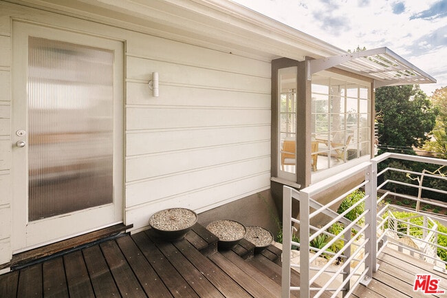 Foto del edificio - 4217 Cromwell Ave