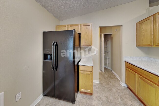Foto del edificio - 7358 Grey Fox Ln