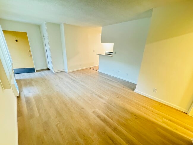UNIT #1 LIVING ROOM - 7548 Lexington Ave