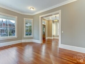 Building Photo - 208 W 35th St