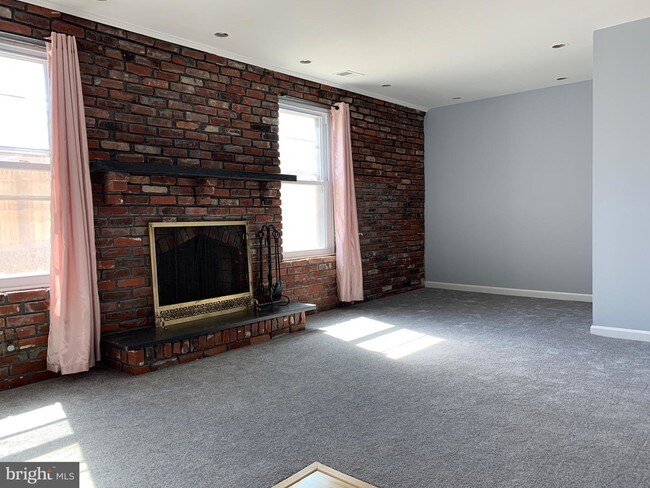 Building Photo - 1802 Winding Way