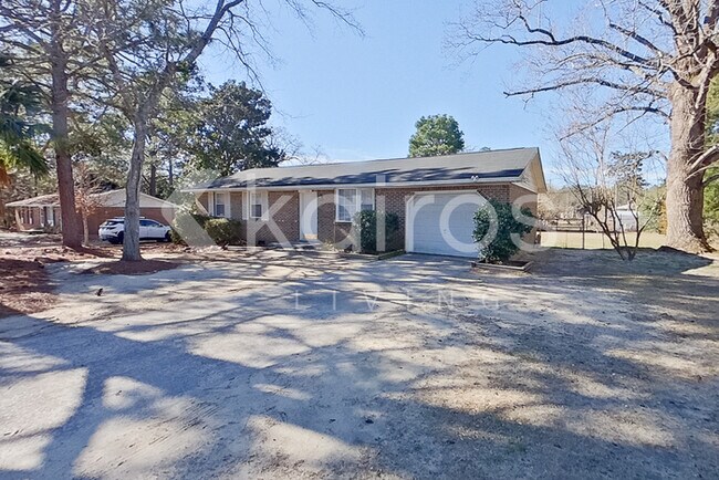 Foto del edificio - 3216 McCleod Ave