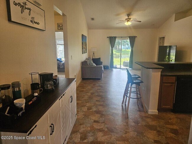 Cafetería - 4021 Masira Ct