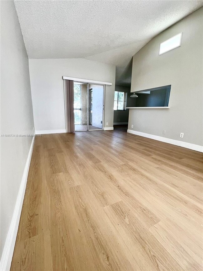 Building Photo - 9855 Westview Dr