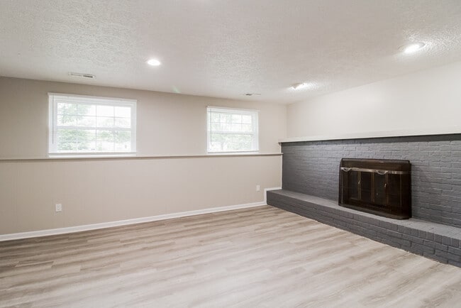 Building Photo - 608 Jeffery Ct
