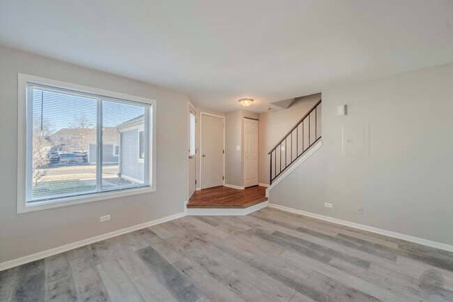 Foto del edificio - 2722 Wilshire Ct