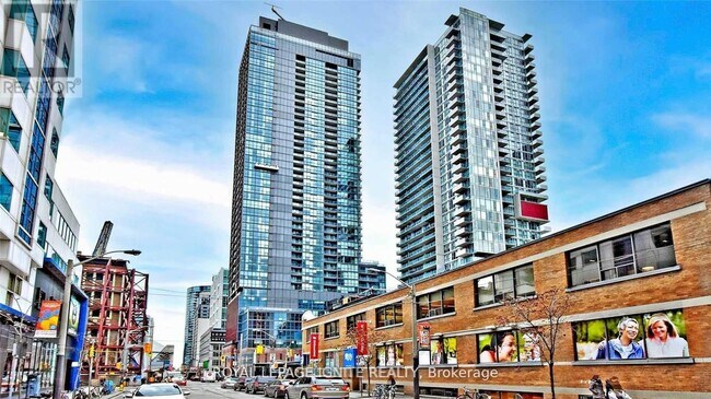 Building Photo - 88-1388 Blue Jays Way