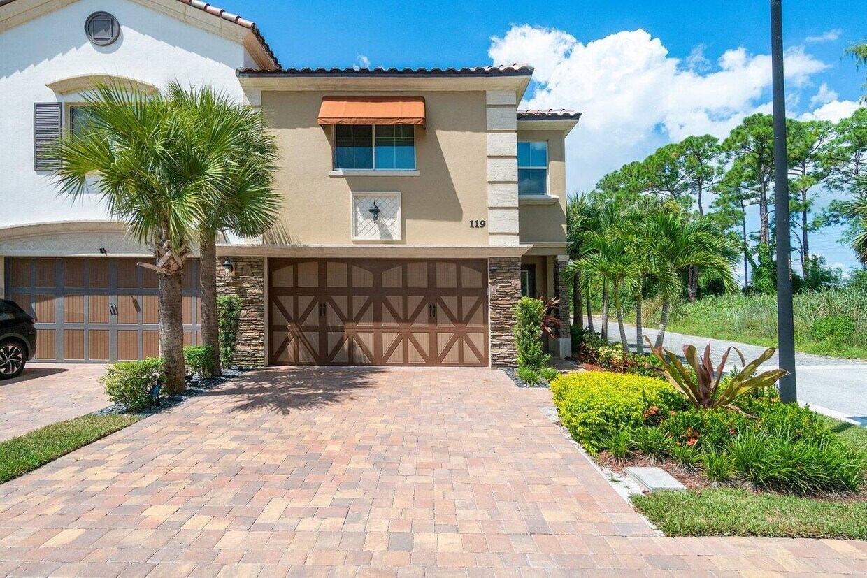 Foto principal - 119 Crape Myrtle Ln
