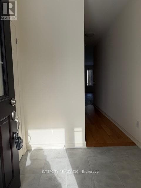 Photo du bâtiment - 20 Bushwood Trl