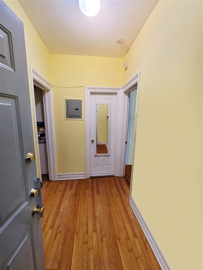 Foto del edificio - 429 Fairmount Ave