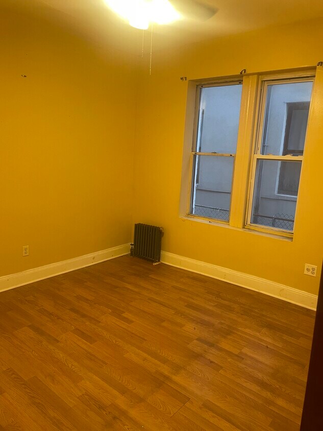 Primary Photo - 2169 Strauss St
