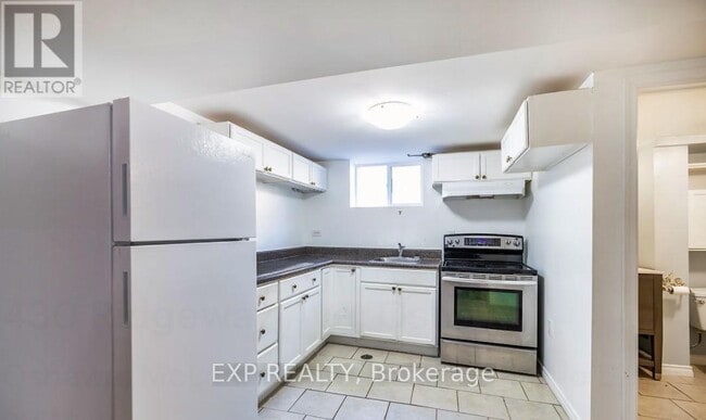 Building Photo - 430 Ridgeway Ave